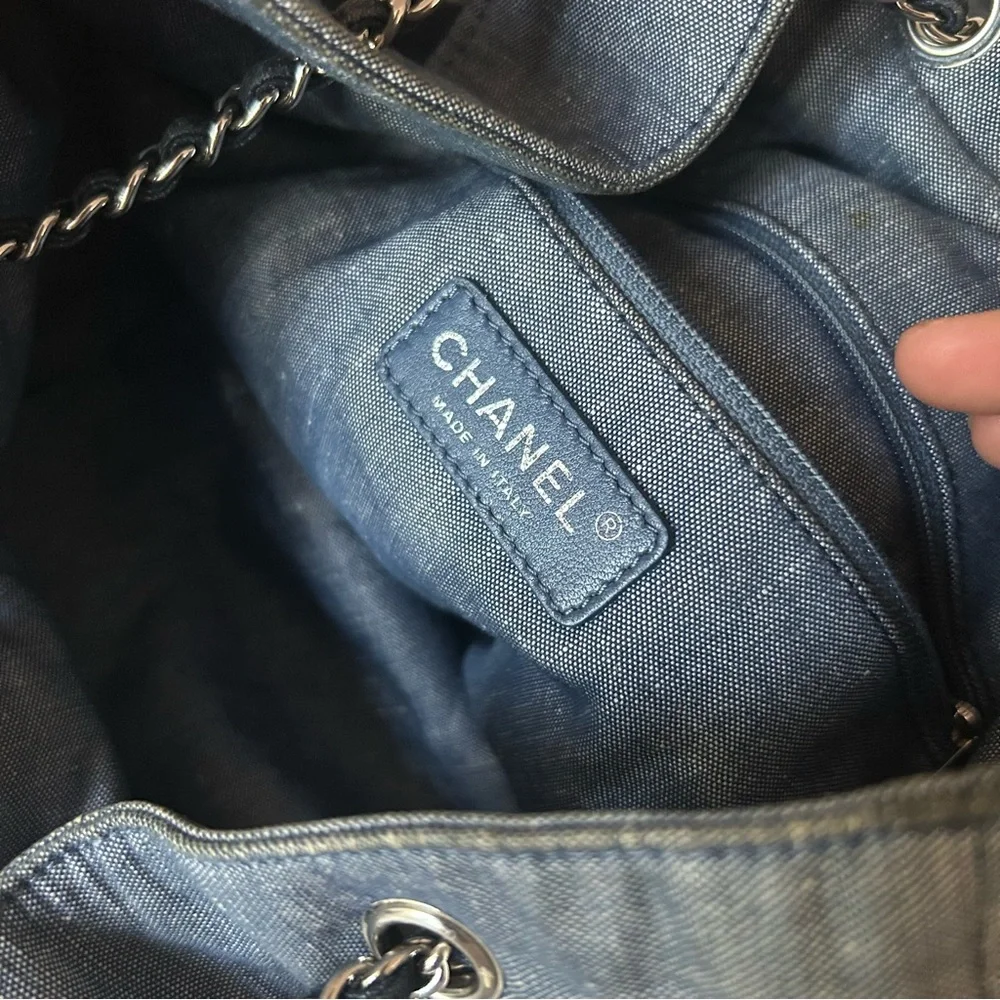 RARE！Chanel 2014 denim 2 tone medallion charm back pack bag/tote bag